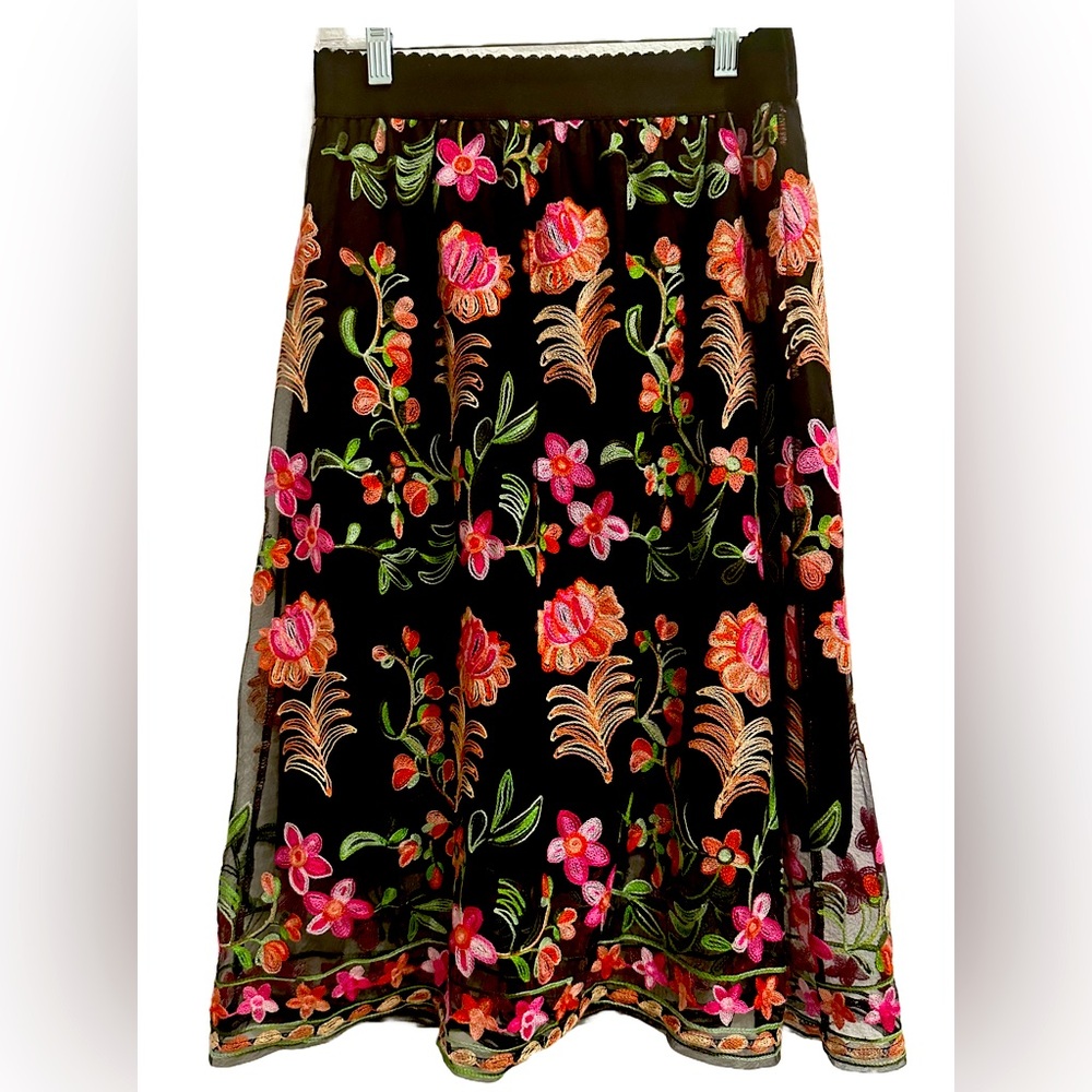 Beautiful netted knee length skirt